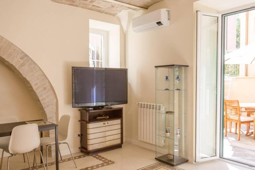 Romantica Apartment With Dehors Near San Giovanni Exterior foto